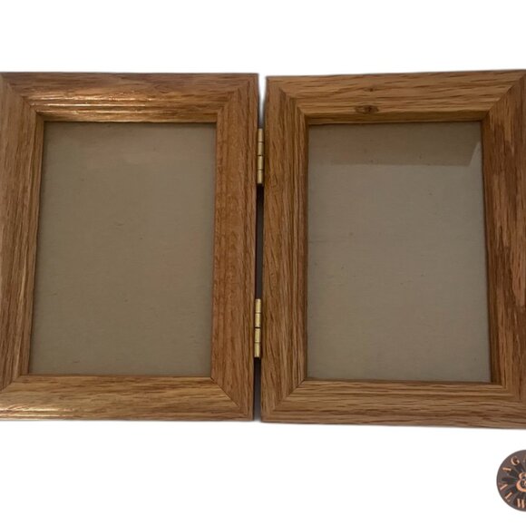 Vintage Solid Oak Hinged Double Photo Frame – Beveled Edge with Brass Hinges - Picture 1 of 6
